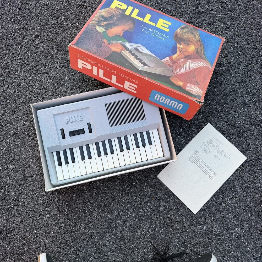 Vintage Soviet USSR Kids Electric Toy Piano Pille Norma Factory About 1983